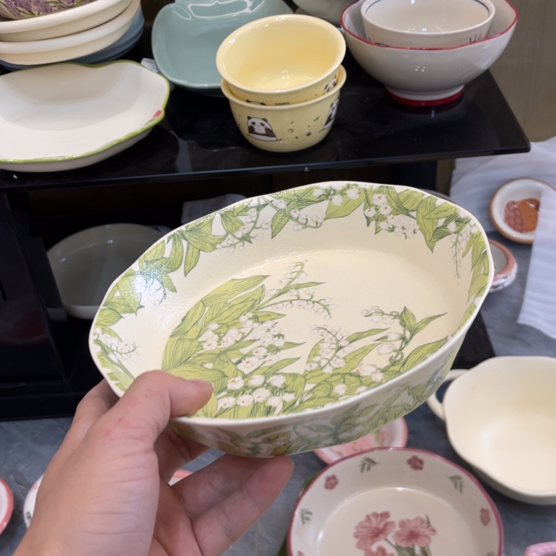 陶瓷微瑕餐具介意勿拍，满18飞！