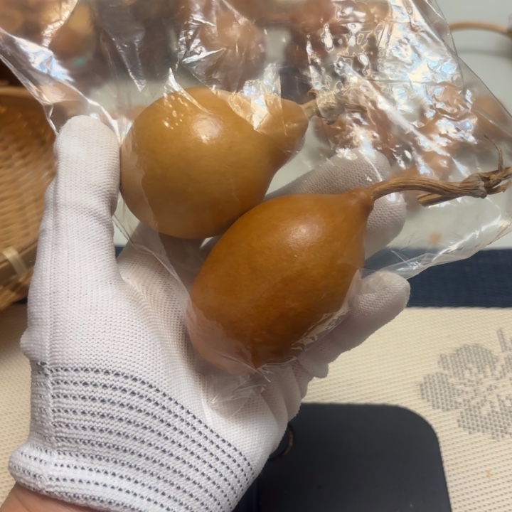 j***1天然手捻老皮的葫芦