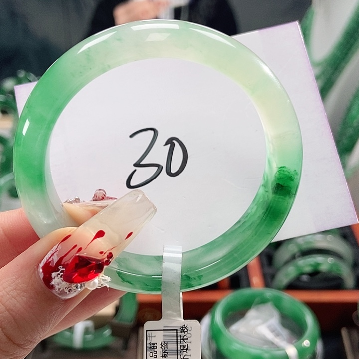 石英质玉手镯未镶嵌天然A货非洲翠手镯