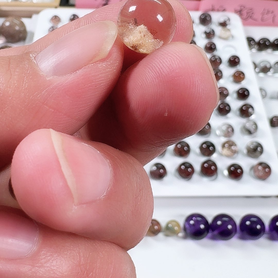 水晶颈饰未镶嵌?**。