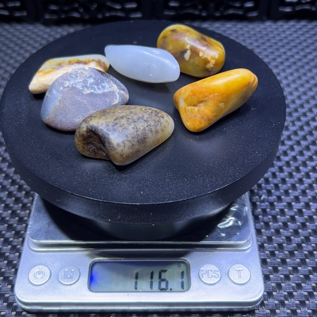 吊坠(不含链)未镶嵌和田玉（子料）116-6