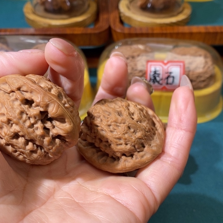 文玩核桃吊坠那*屁金公子