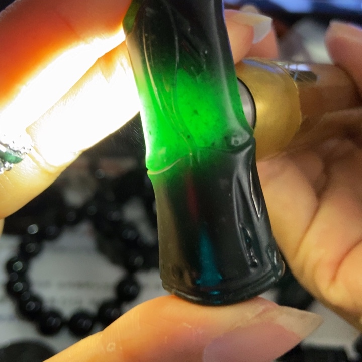 翡翠未镶嵌颈饰墨翠竹节