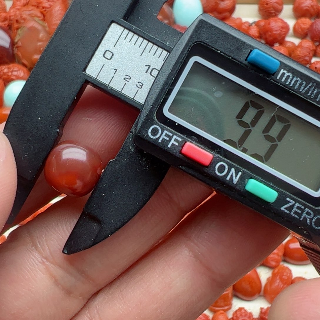 南红玛瑙配饰未镶嵌