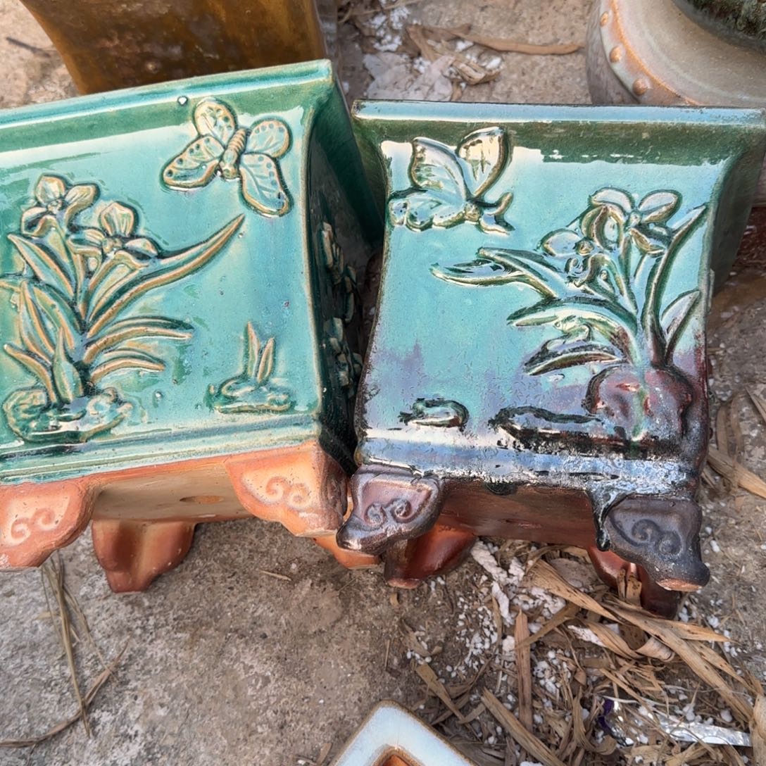 用***8花盆紫砂瑕疵品两个     