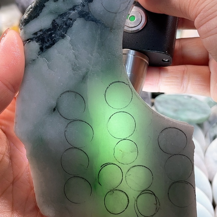 颈饰未镶嵌翡翠1