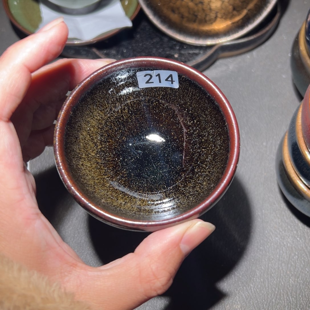 茶盏这个点就困着看电视看