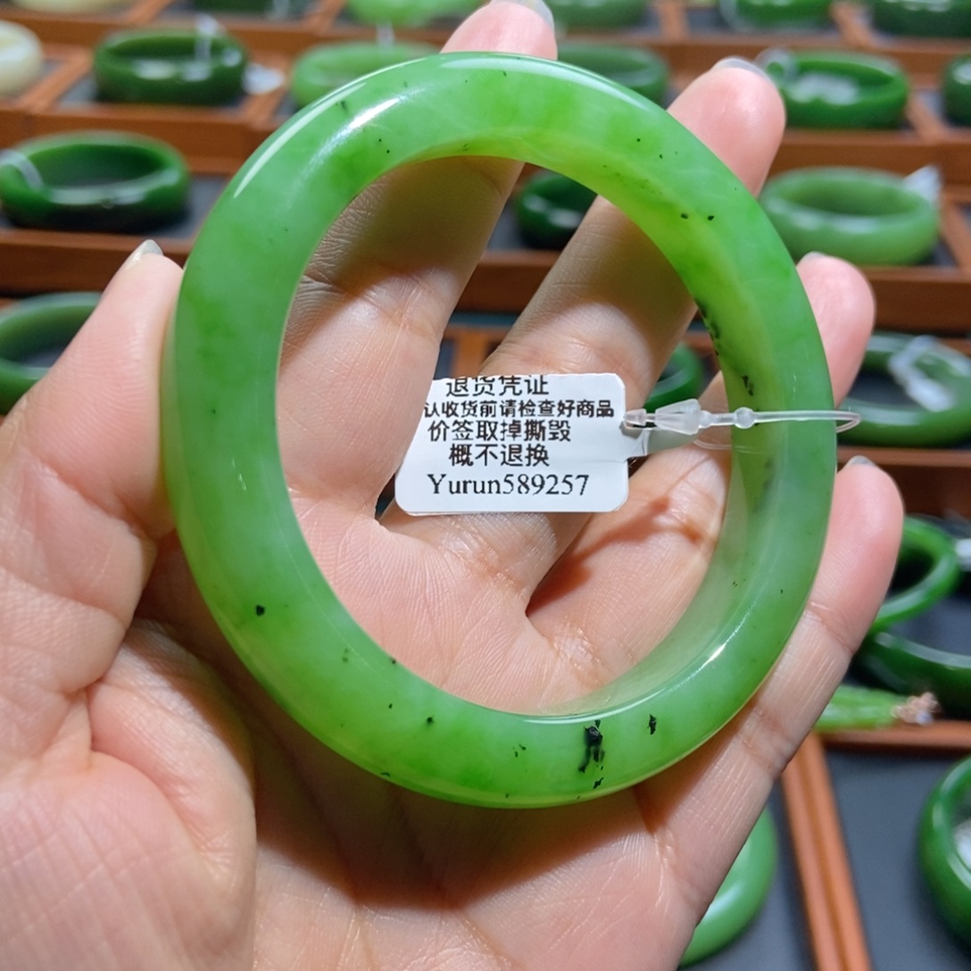 和田玉（碧玉）未镶嵌手镯苹果绿5758