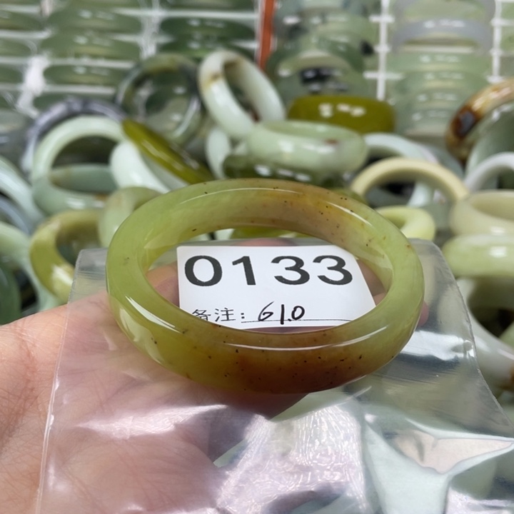 清***婉蛇纹石玉未镶嵌手镯