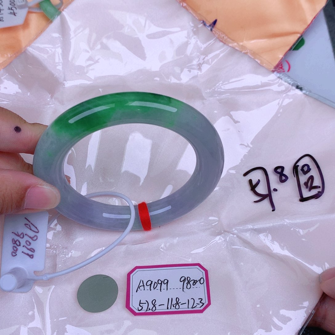 翡翠手镯未镶嵌缅甸翡翠