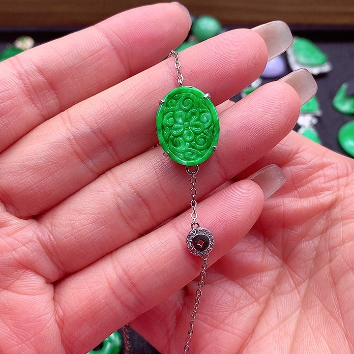翡翠颈饰银S925镶嵌翡翠