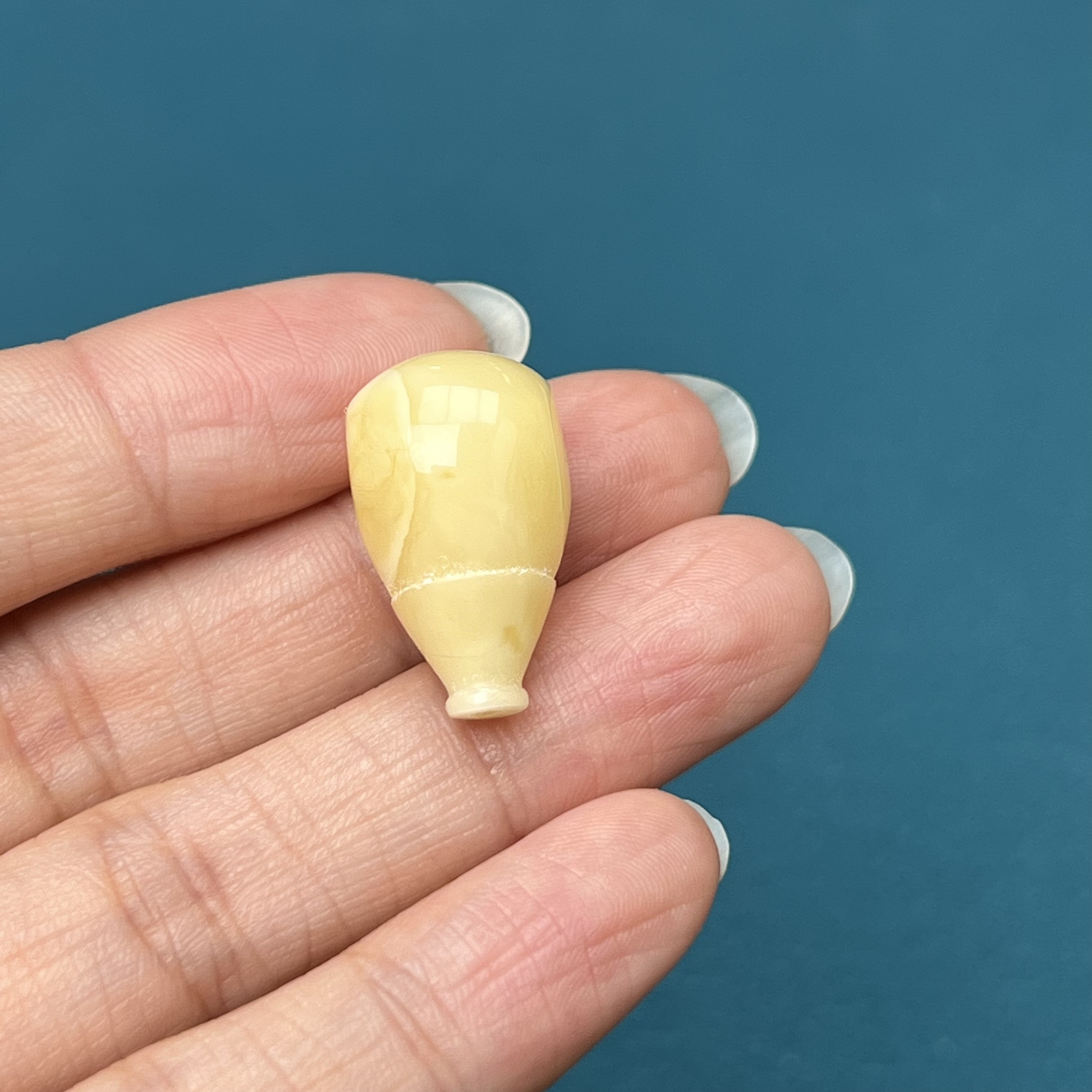 Y7145天然原矿蜜蜡 鸡油黄白花三通 12*21mm抖音基地质检发货