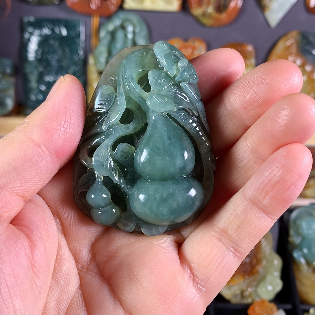岫玉未镶嵌吊坠(赠链)