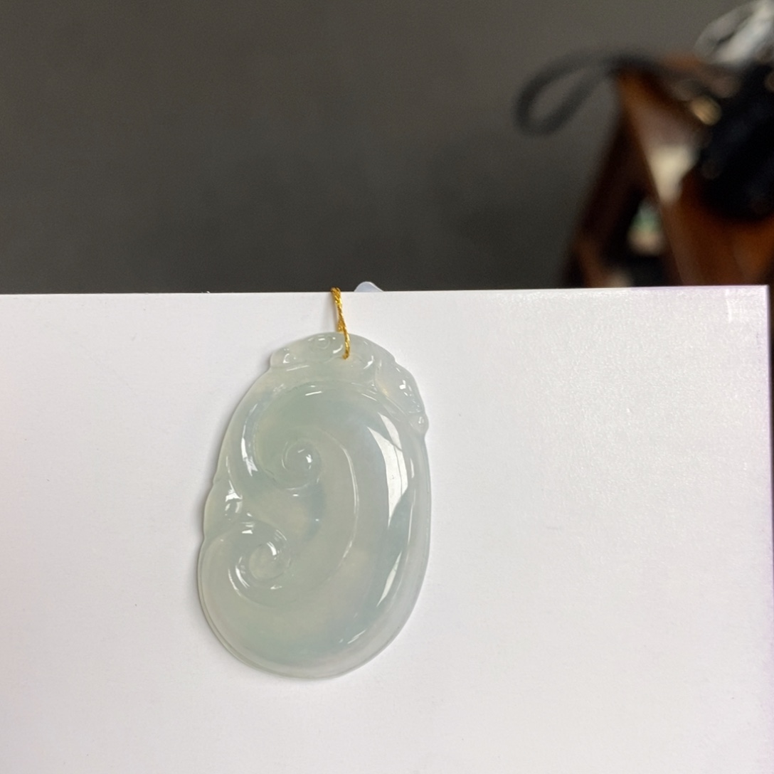 翡翠未镶嵌颈饰如意