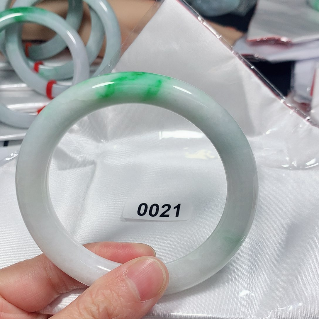 翡翠手镯未镶嵌天然缅甸A货翡翠手镯