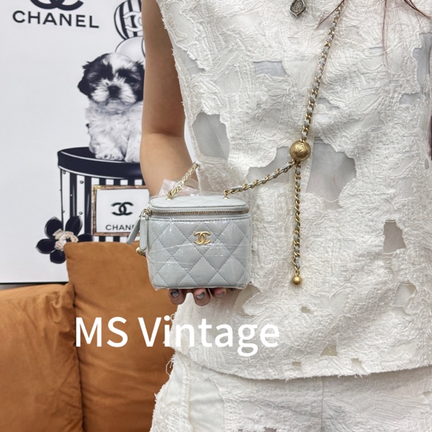99新 Chanel/香奈儿 浅灰色金球小盒子