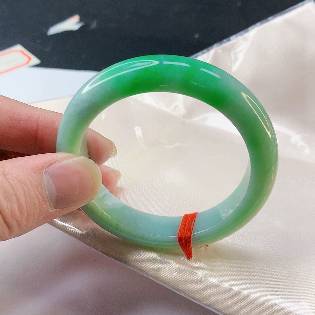 翡翠手镯未镶嵌058缅甸天然翡翠A货