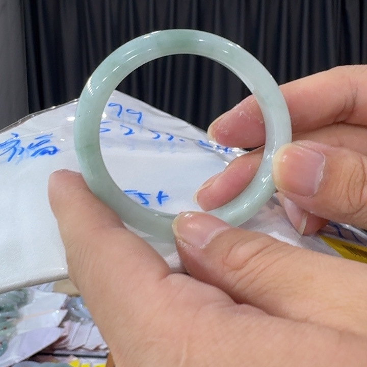 翡翠手镯未镶嵌纯天然缅甸翡翠a货 买断