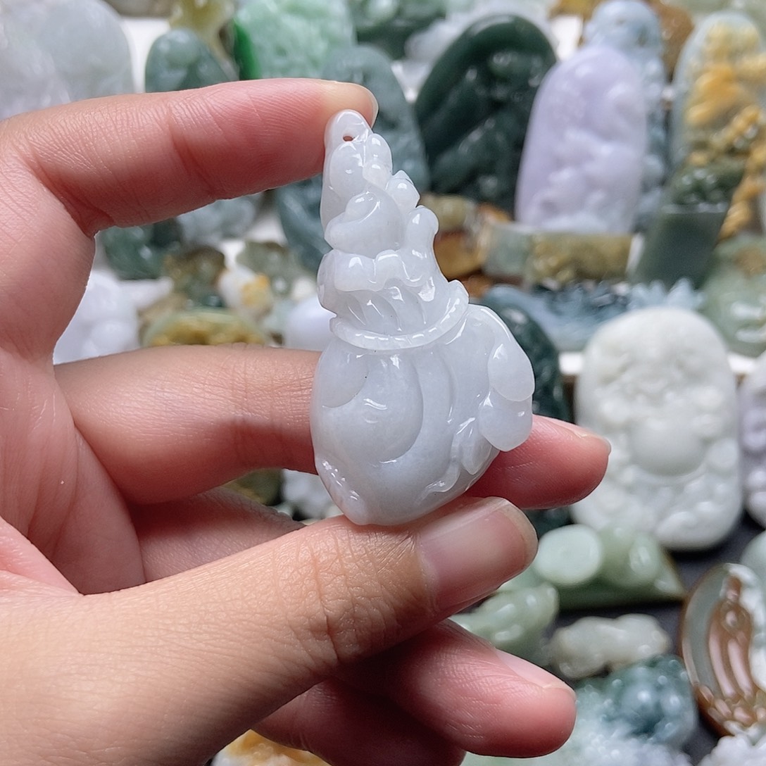 翡翠未镶嵌颈饰翡翠