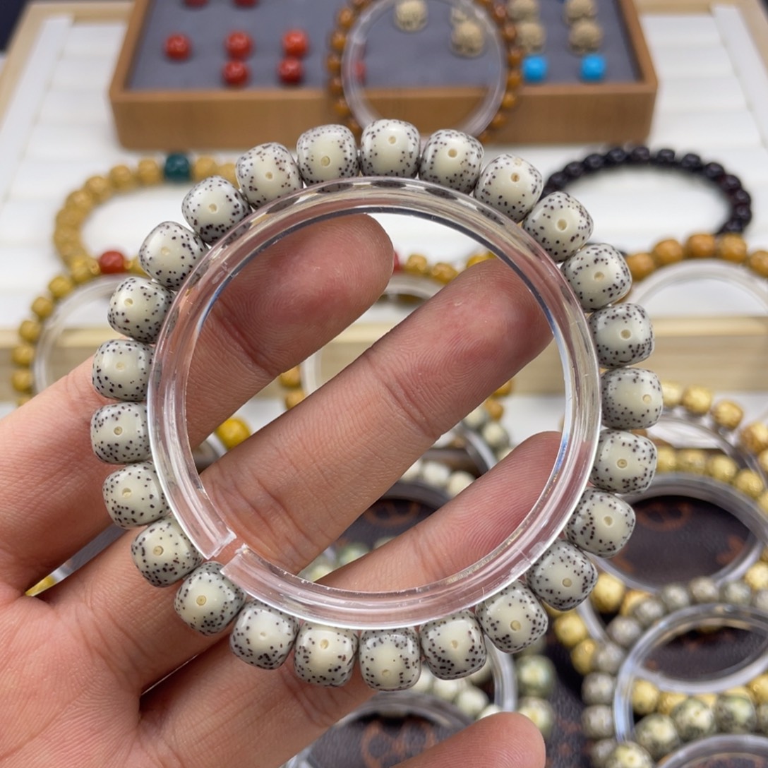 手串星月菩提灰冰润透