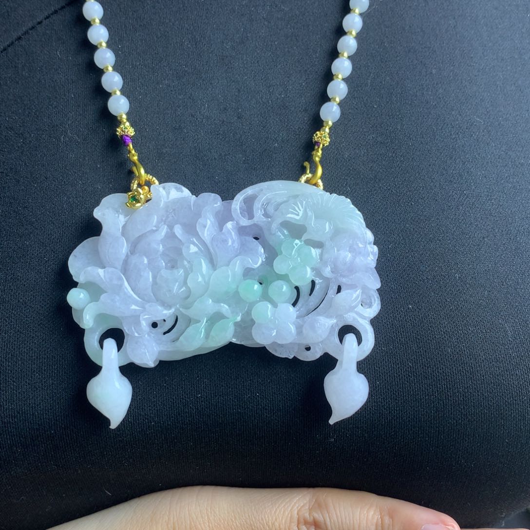 翡翠颈饰未镶嵌翡翠