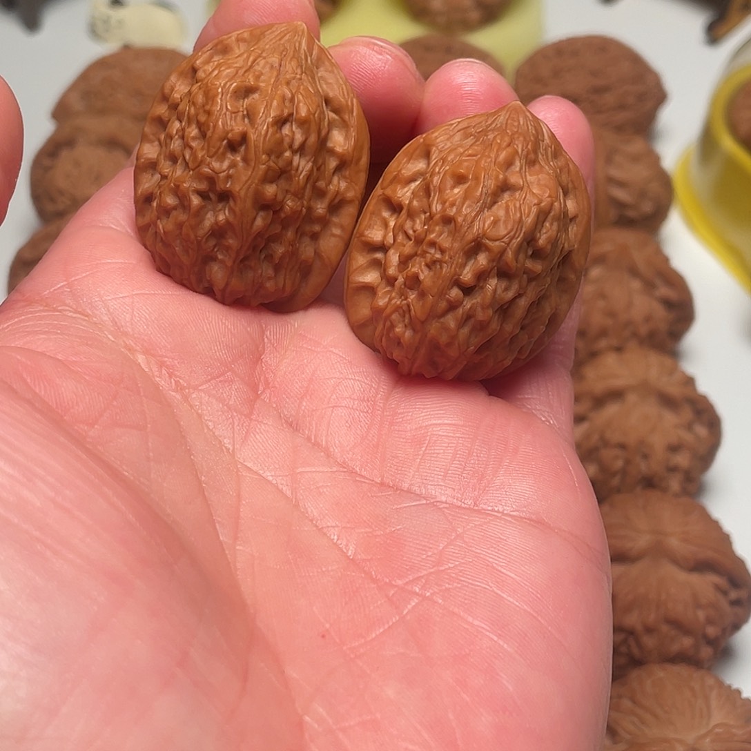 文玩核桃吊坠野生琉璃鸡心