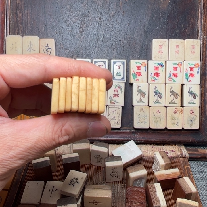 赤***实心竹雕刻手把件