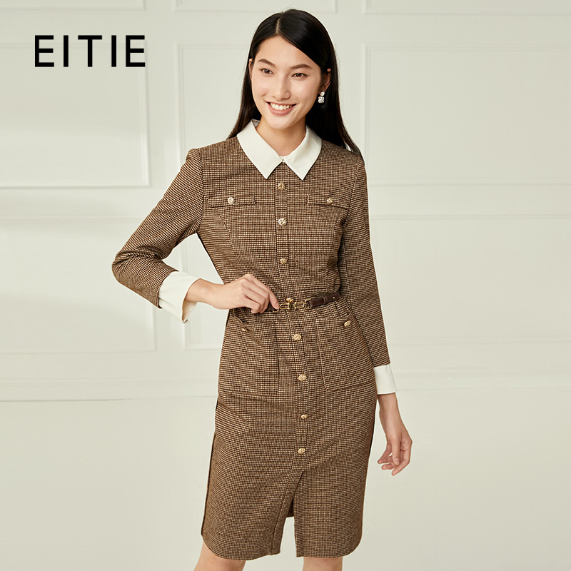 EITIE爱特爱气质翻领格纹收腰中长款连衣裙6807509