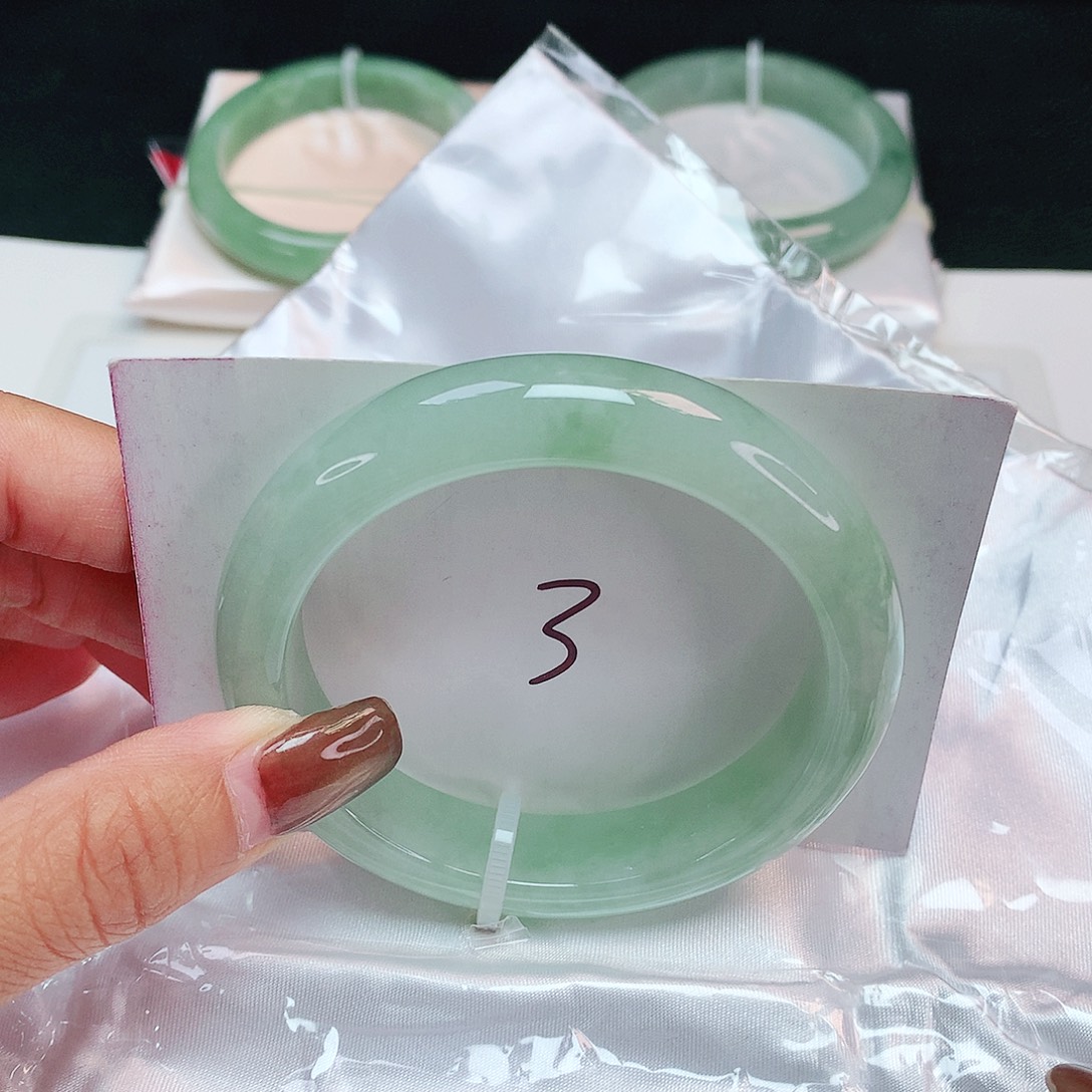 翡翠未镶嵌手镯 正圈56+