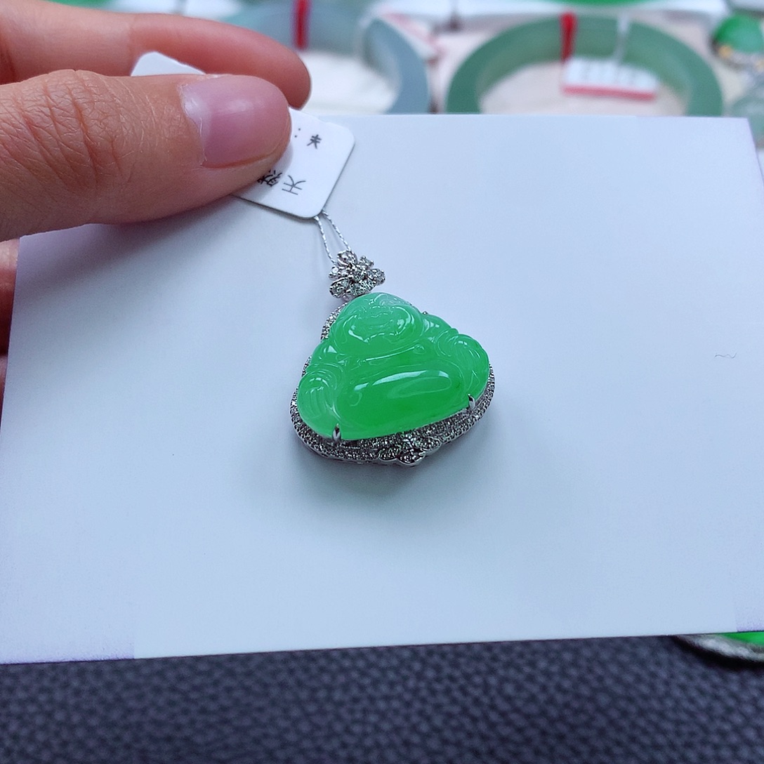 翡翠颈饰18K金镶嵌佛公