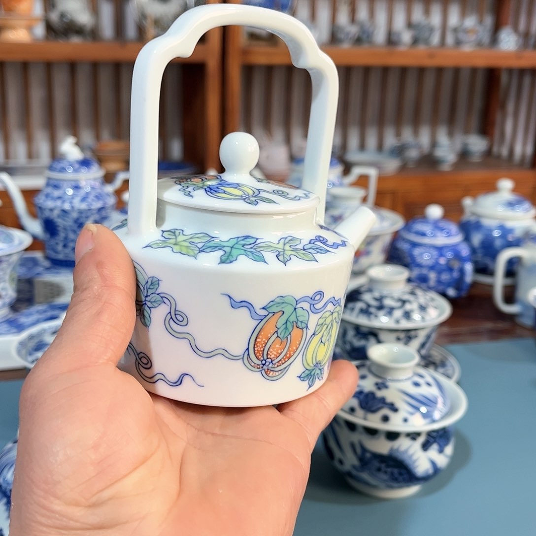 錡镇堂手工手绘壶