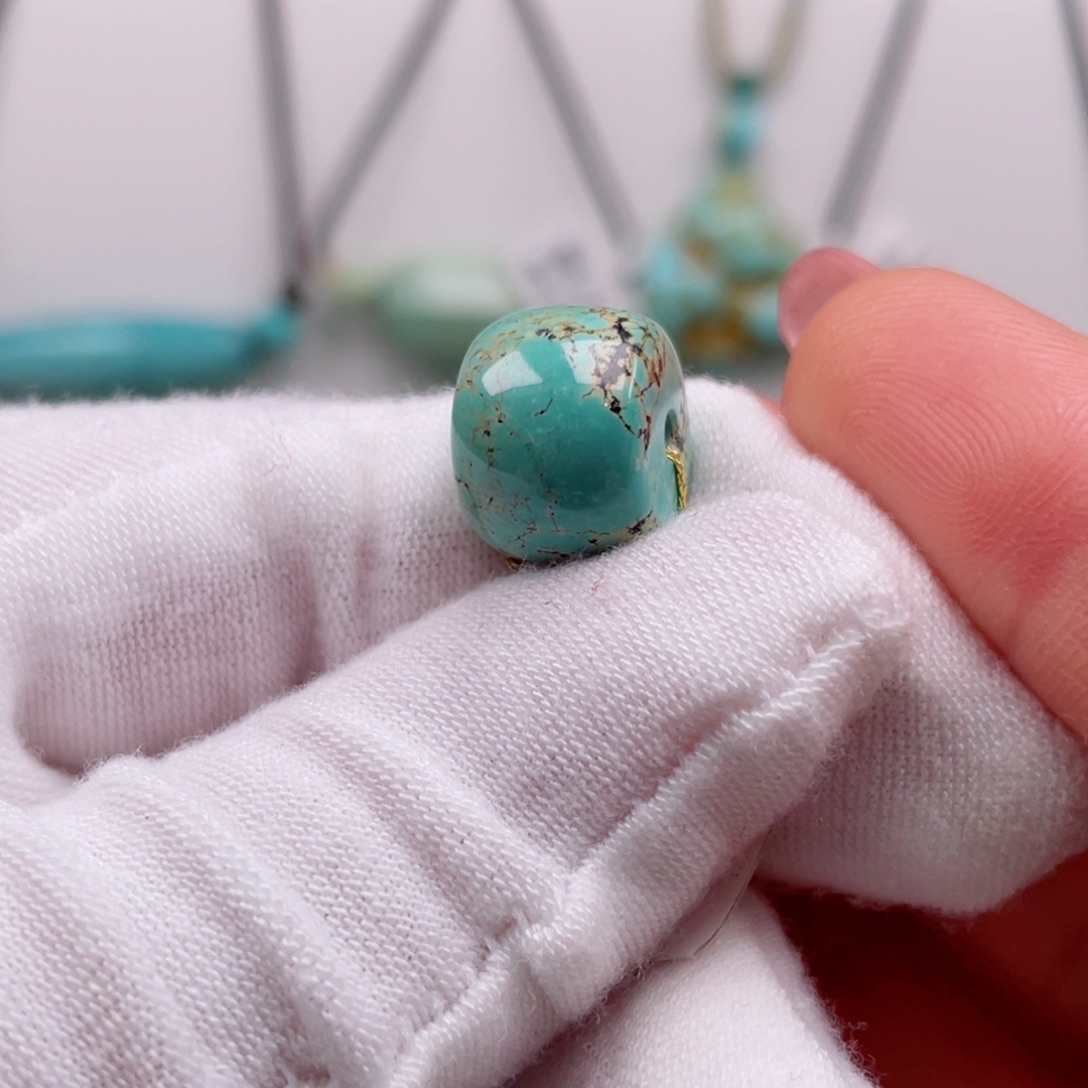 绿松石未镶嵌摆件