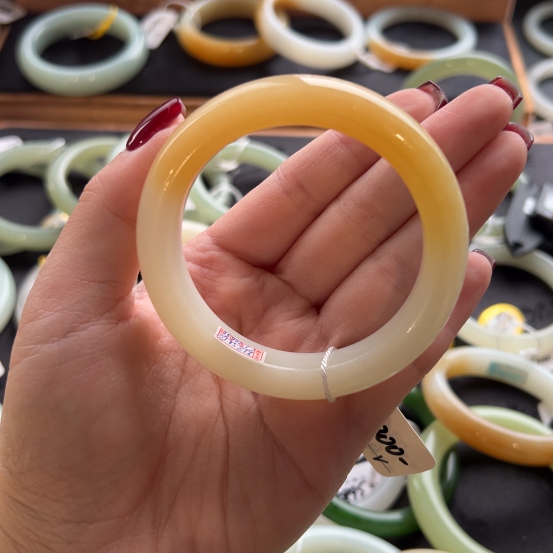 和田玉手镯未镶嵌s****y