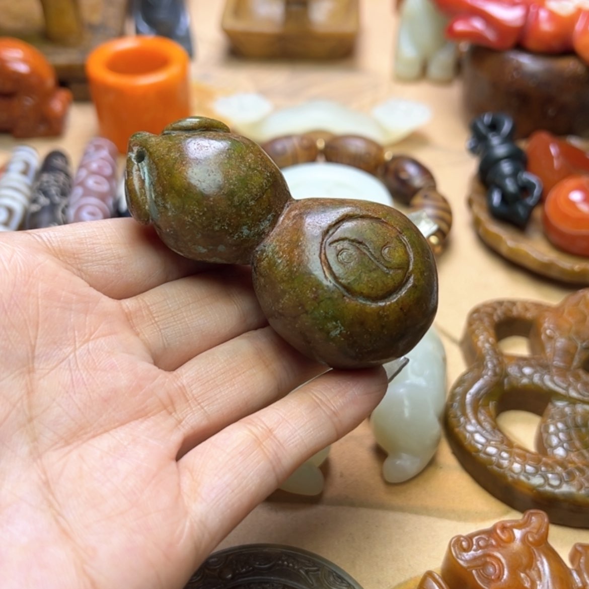 【闪购商品】蛇纹石玉颈饰未镶嵌