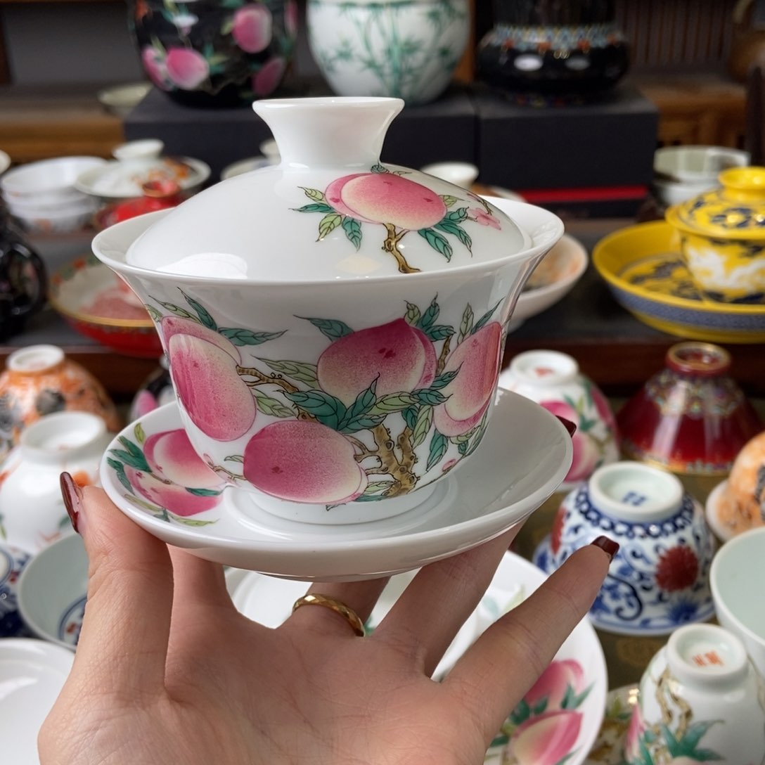 陶瓷艺术家的作品是一种