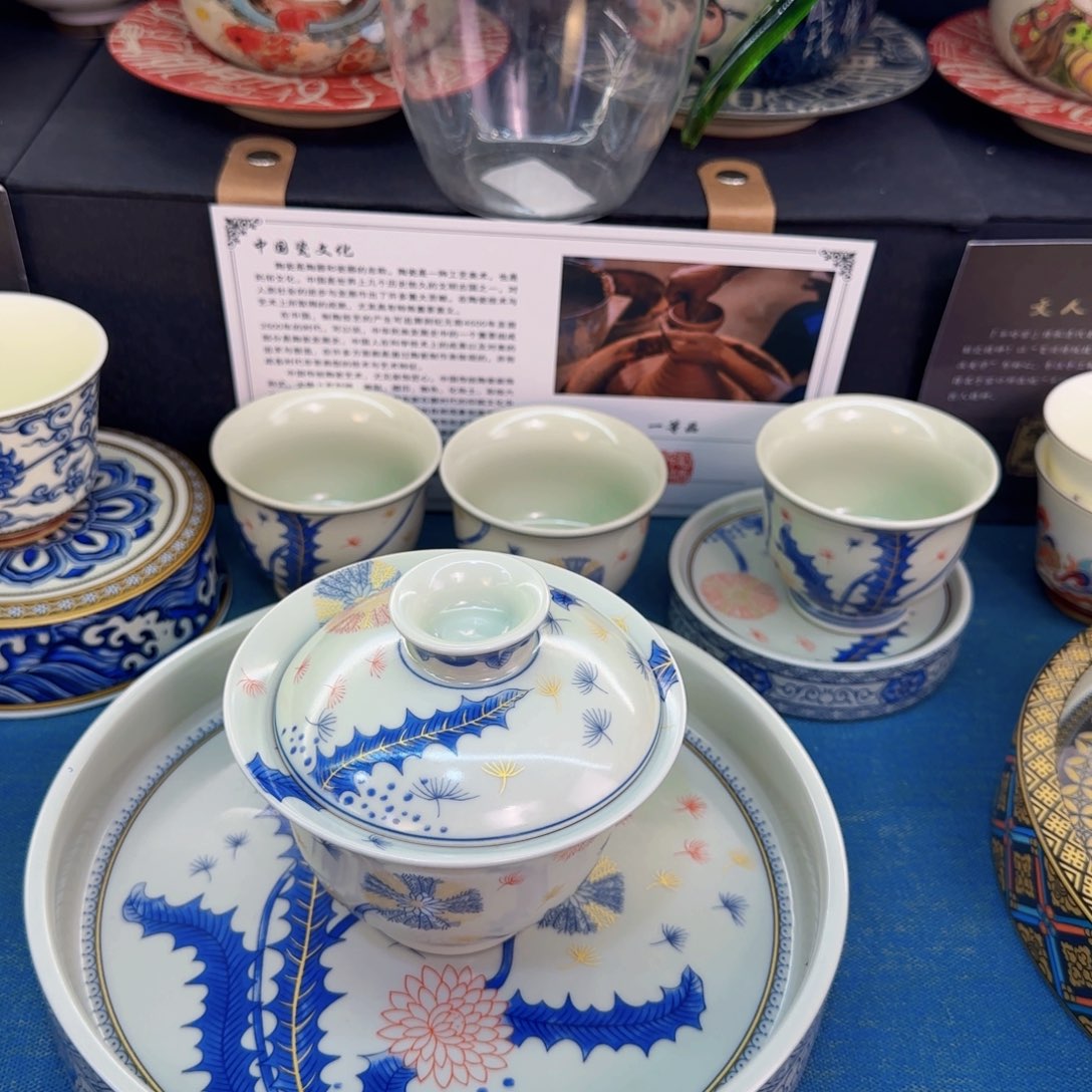 这些盖碗真好看！！！