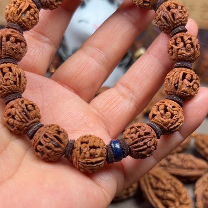 桃核手串郝*桃核雕刻手串，云朵6人雕