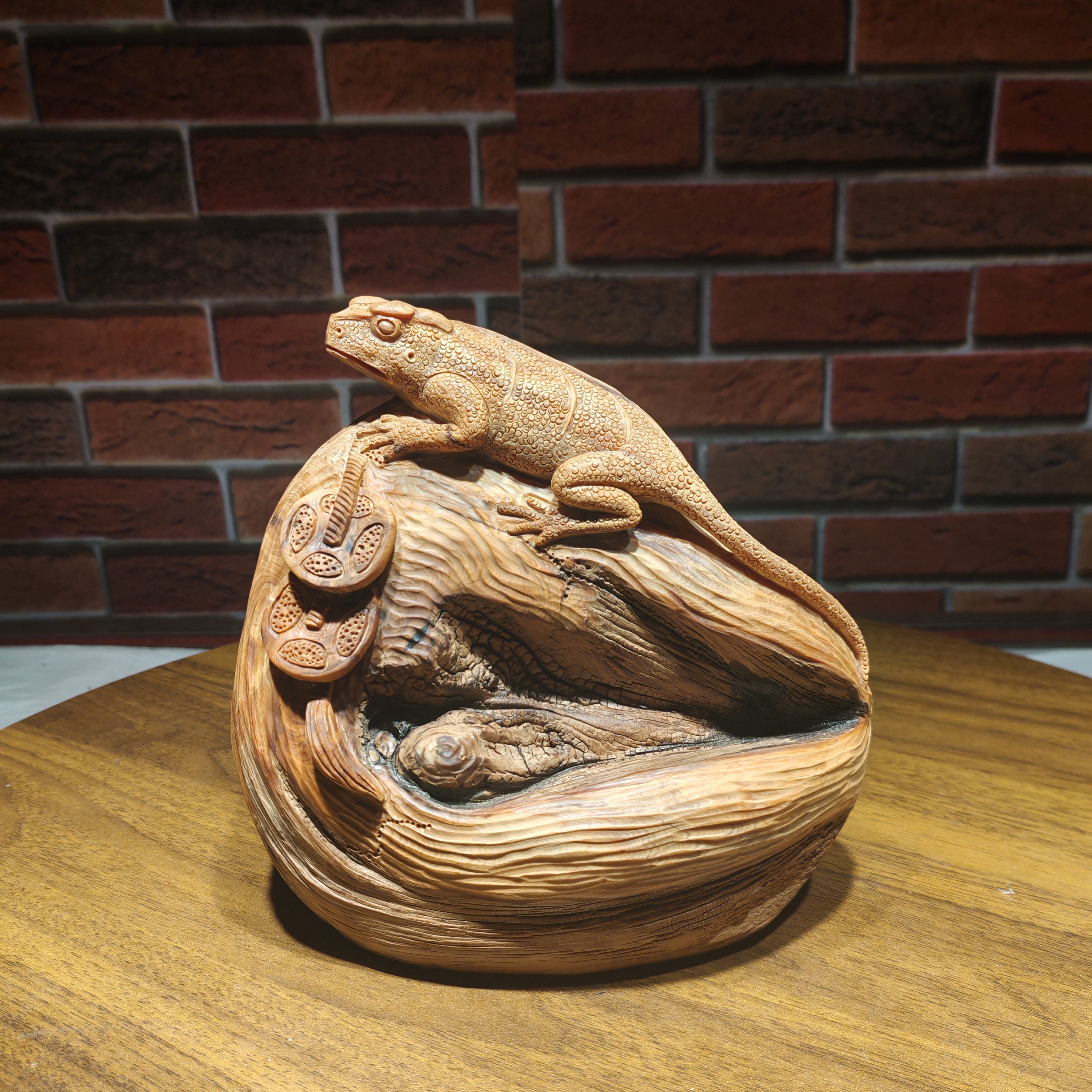 崖柏木雕材料蜥蜴