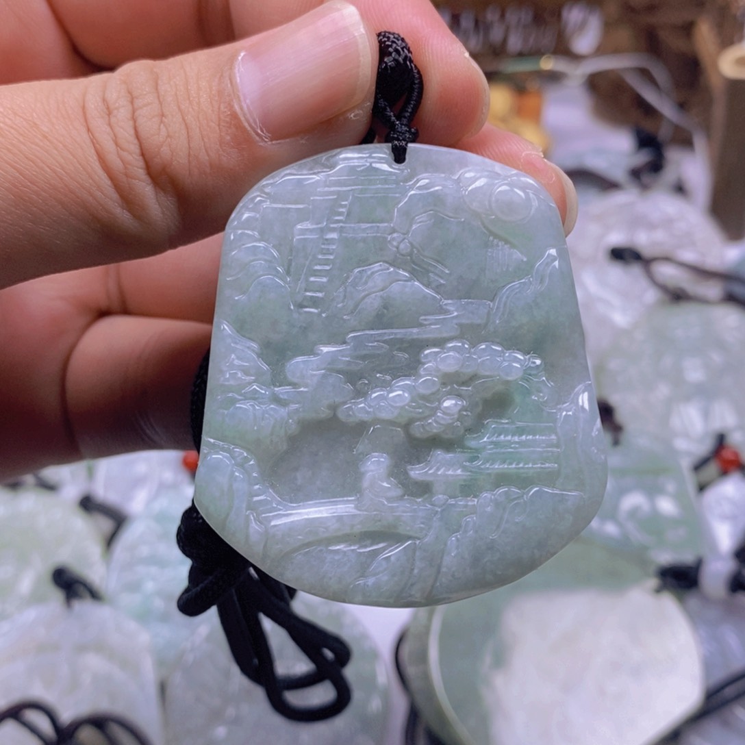 翡翠颈饰未镶嵌翡翠