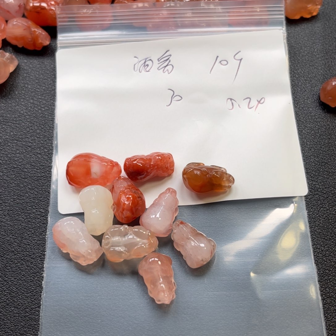 南红玛瑙配饰未镶嵌酒***太