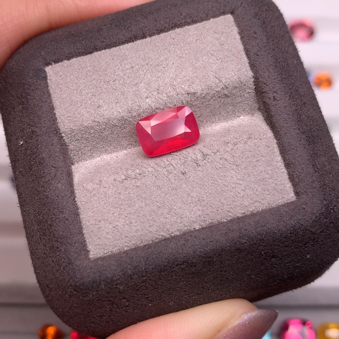 尖晶石裸石未镶嵌3克拉