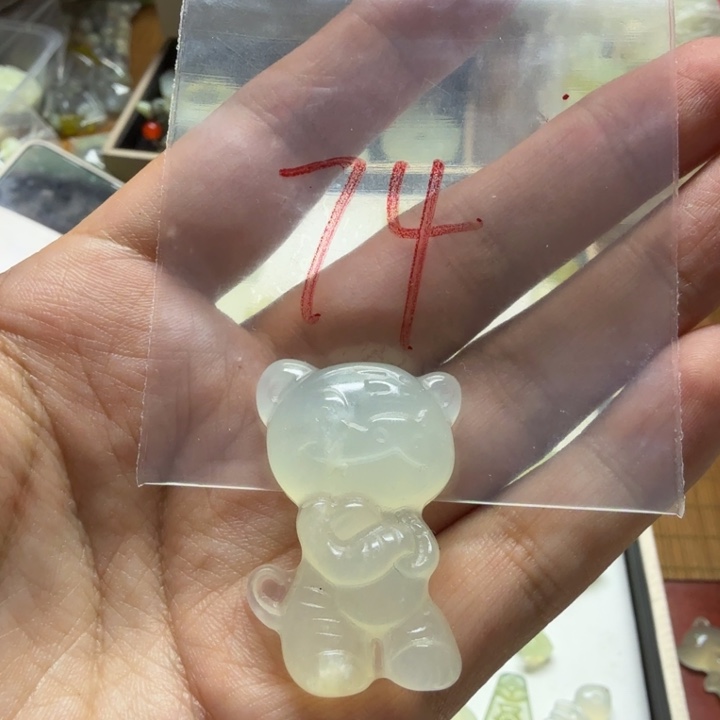 透闪石-蛇纹石玉吊坠未镶嵌