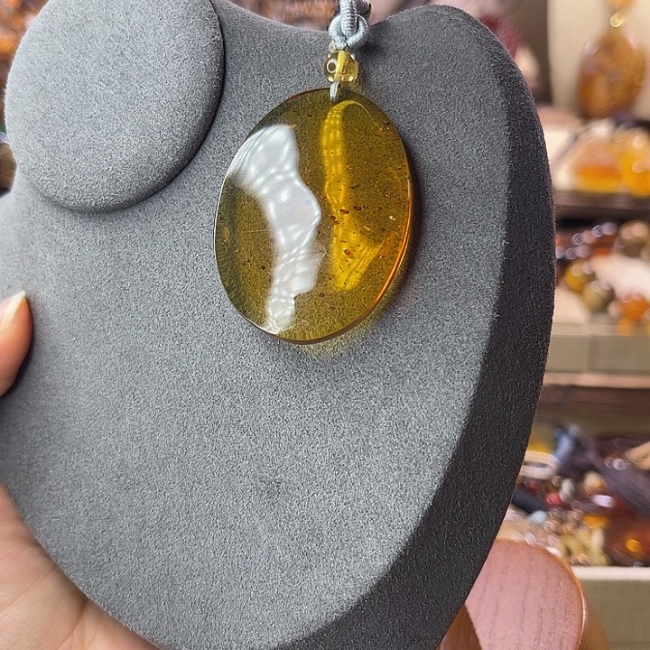 琥珀未镶嵌裸石天然缅甸琥珀