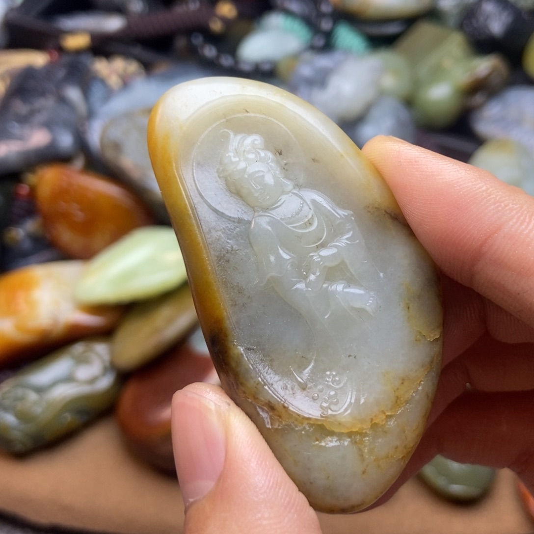 和田玉未镶嵌颈饰