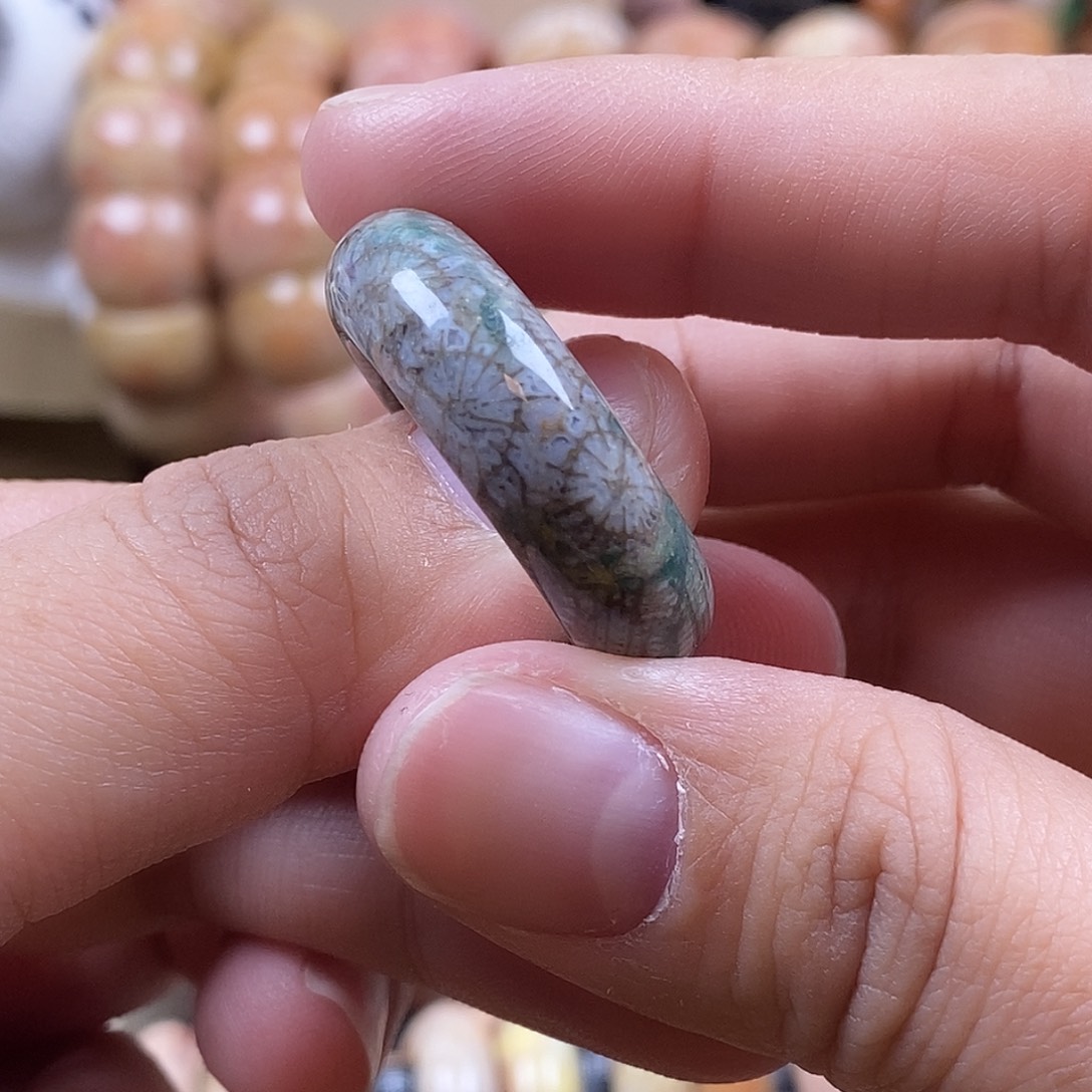 玫***硅化珊瑚（珊瑚玉）未镶嵌戒圈