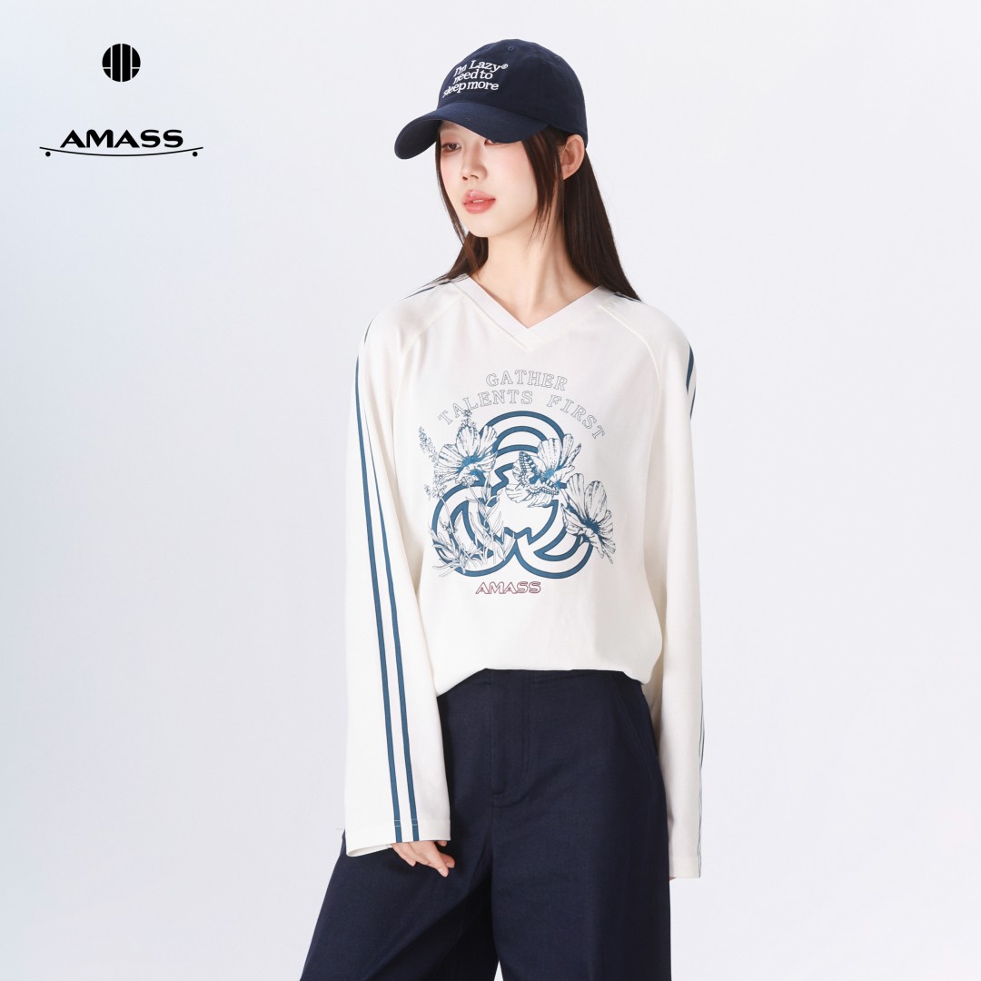 AMASS/阿玛施新款休闲百搭松弛设计感印花V领长袖宽松卫衣530158