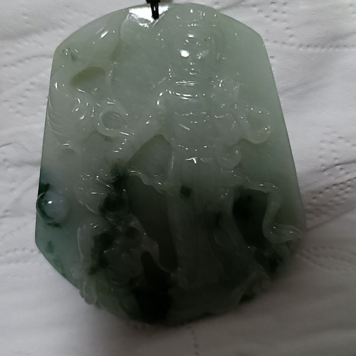 翡翠颈饰未镶嵌吊坠