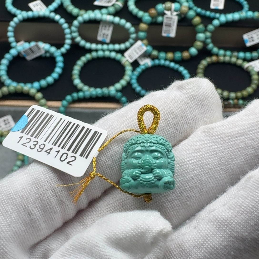 绿松石未镶嵌挂件