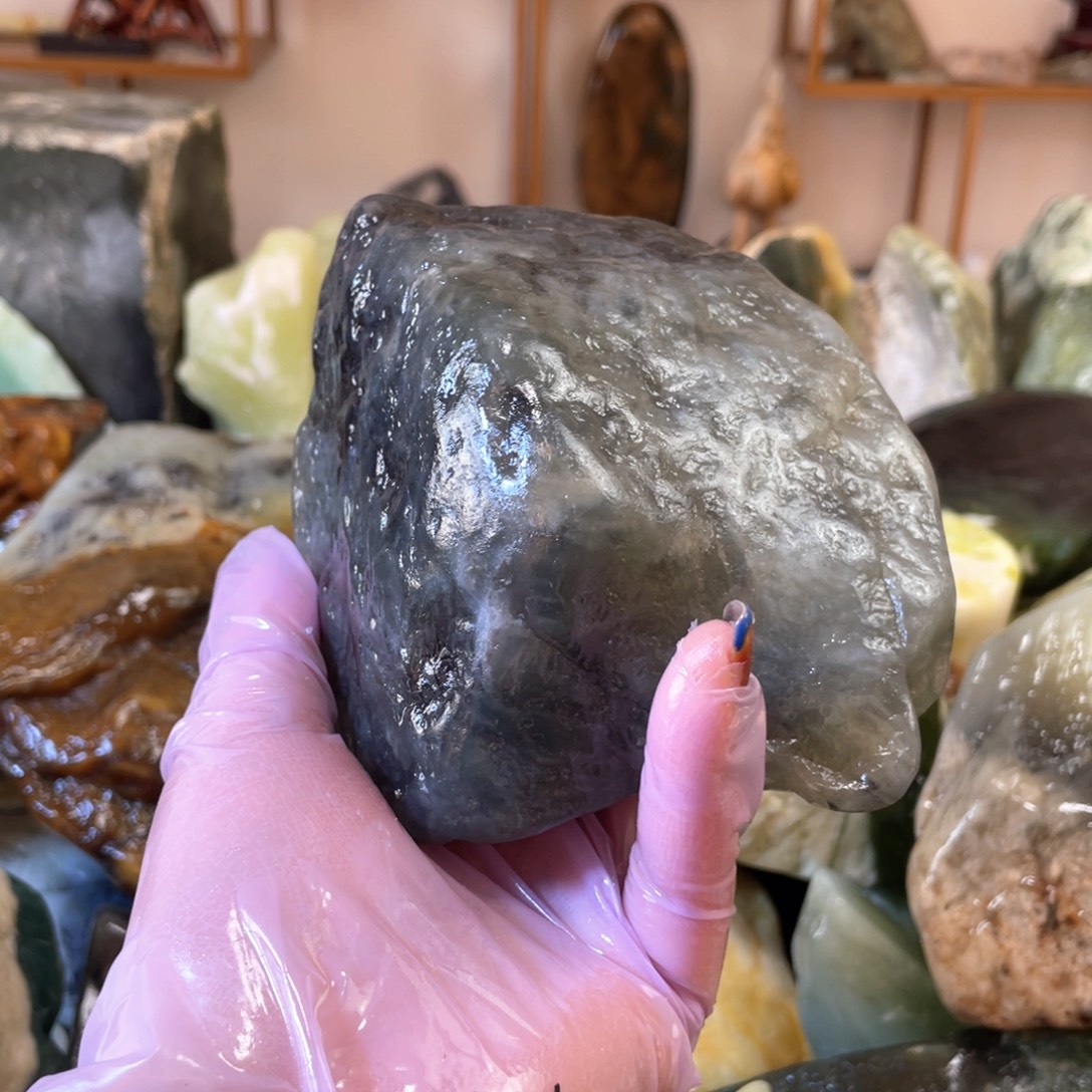 蛇纹石玉未镶嵌中国四大名玉简易