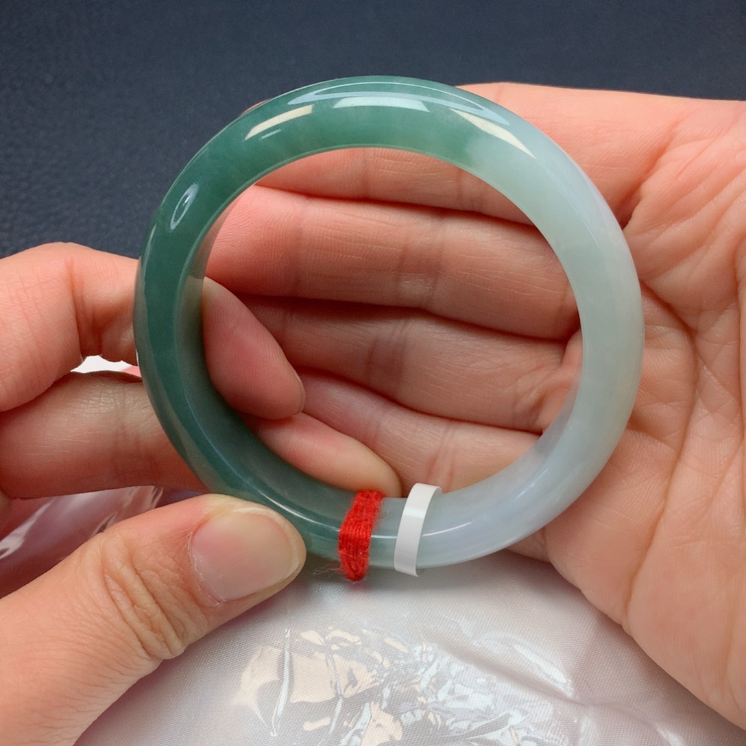 翡翠手镯未镶嵌53圈